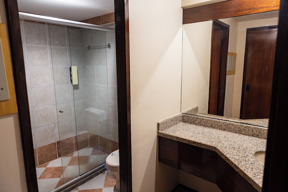 Suite - Photo 3