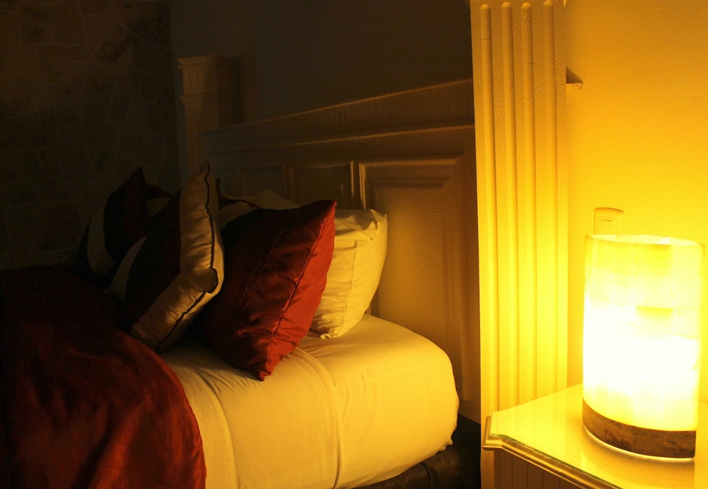 Suite, 2 Bedrooms (Master) photo 2