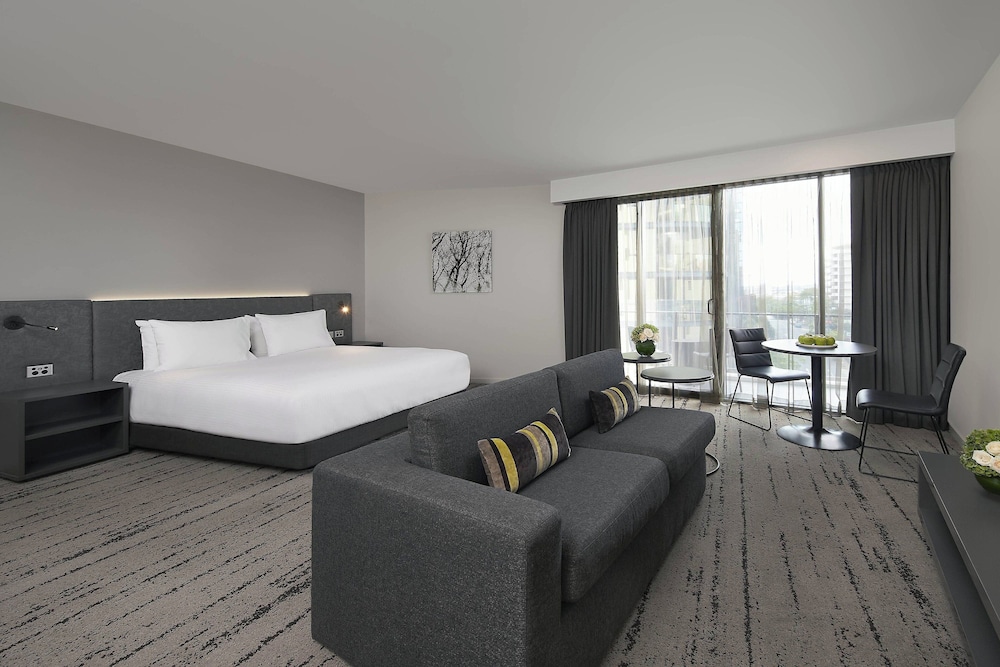 Premium Suite, 1 King Bed, Balcony