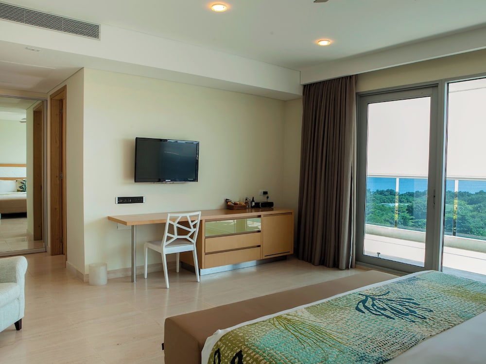 Executive Room, 1 Queen Bed - Photo 2