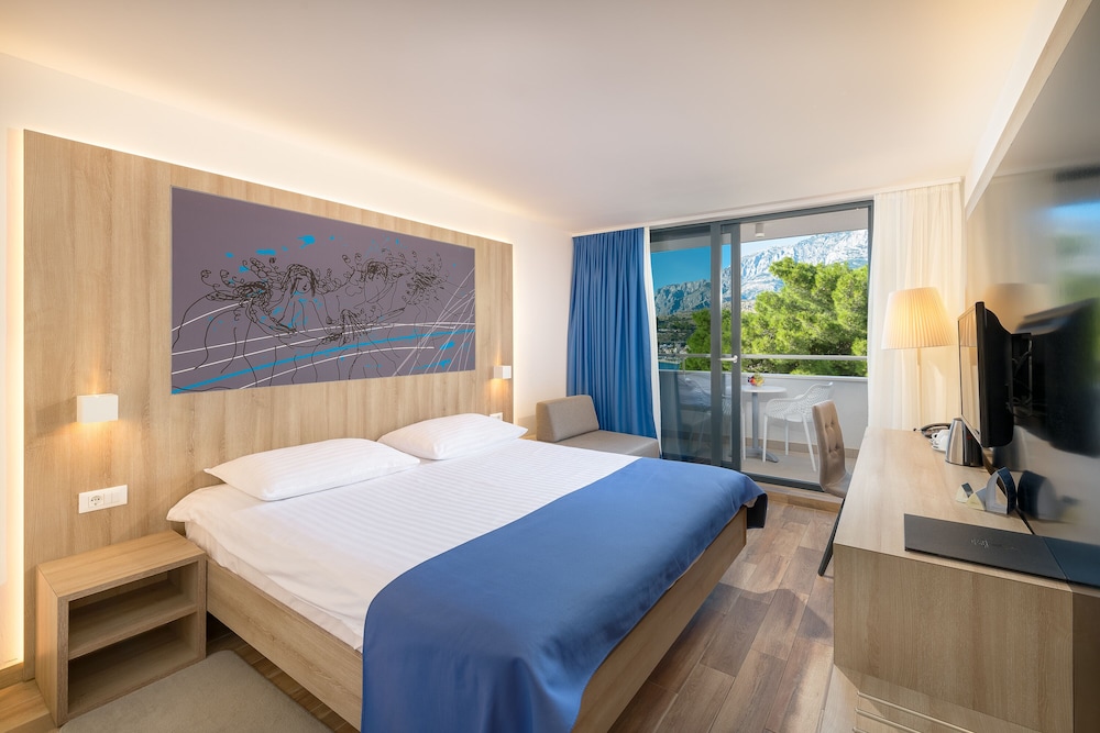 Comfort Double Room, Balcony, Partial Sea View