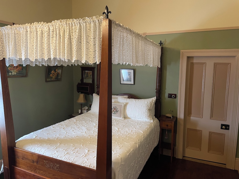 Superior Room, 1 Queen Bed, Ensuite