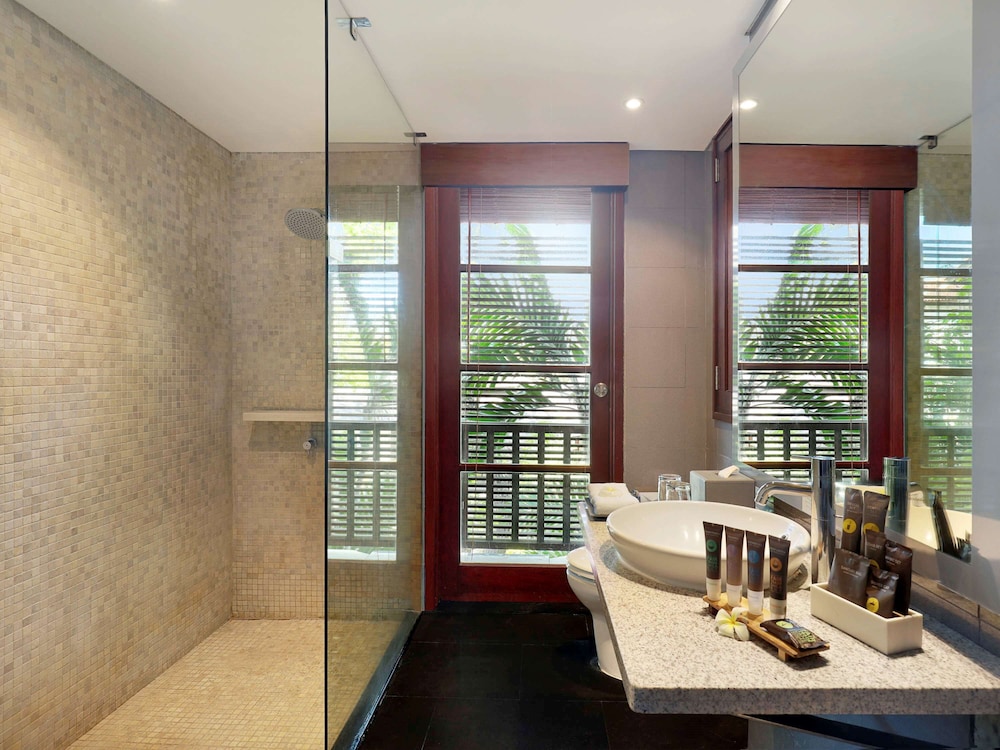 Suite, 3 Bedrooms, Private Pool - Photo 3
