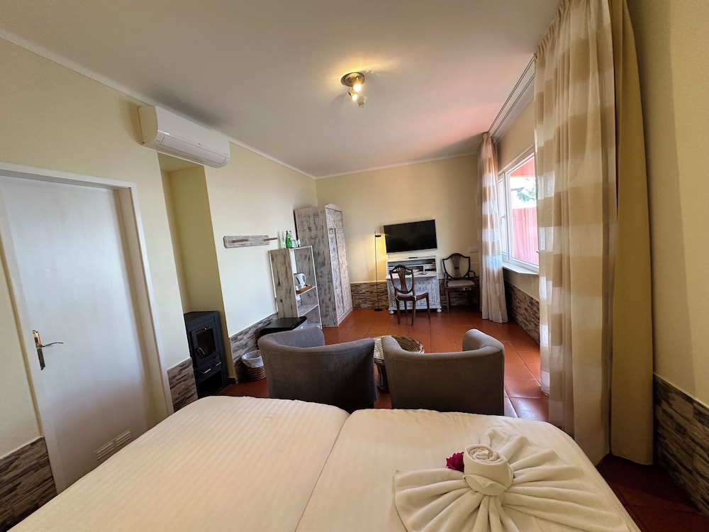 Superior Twin Room photo 2