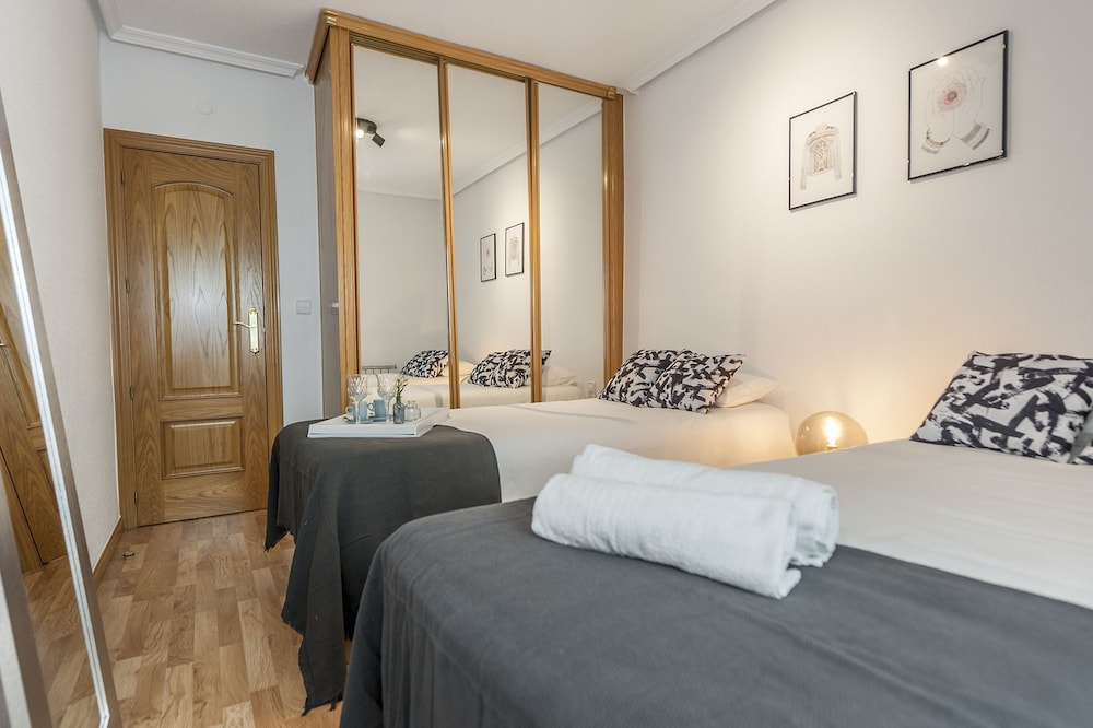 Apartamento de Diseño, 2 Habitaciones, con Vista a la Ciudad