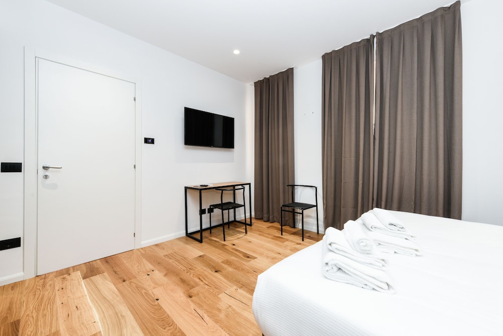 Family Room, Multiple Beds, Non Smoking, Annex Building - Photo 8