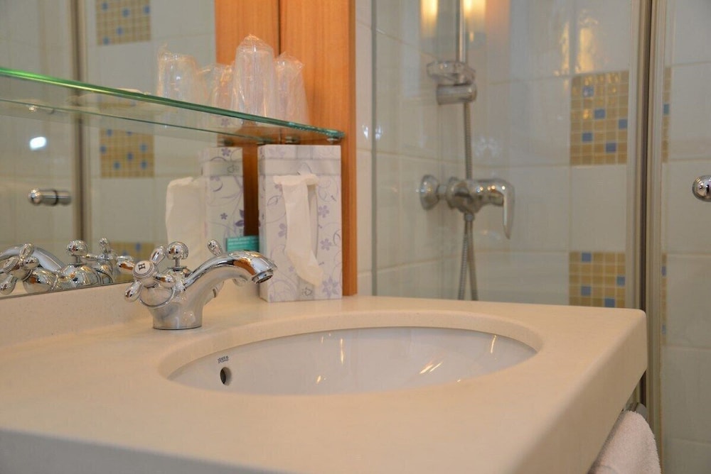 Standard Room - Photo 4
