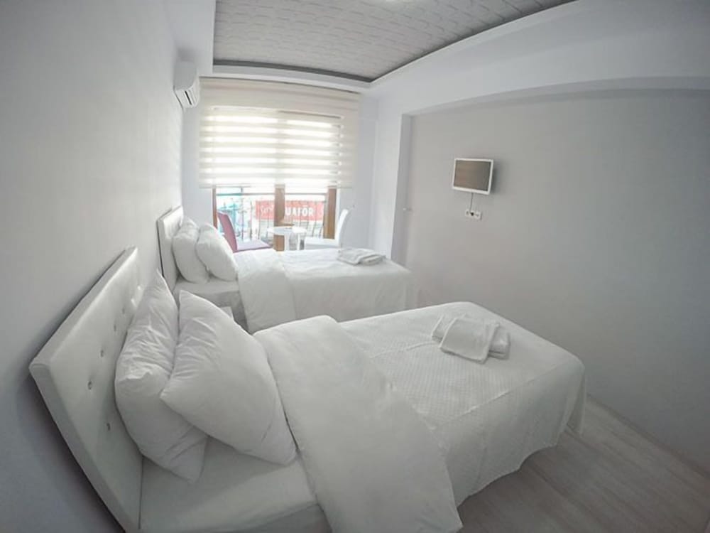 Standard Twin Room photo 3