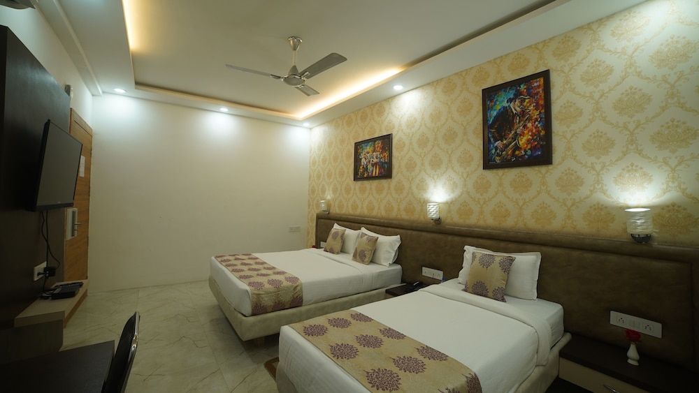 Deluxe Room - Photo 1