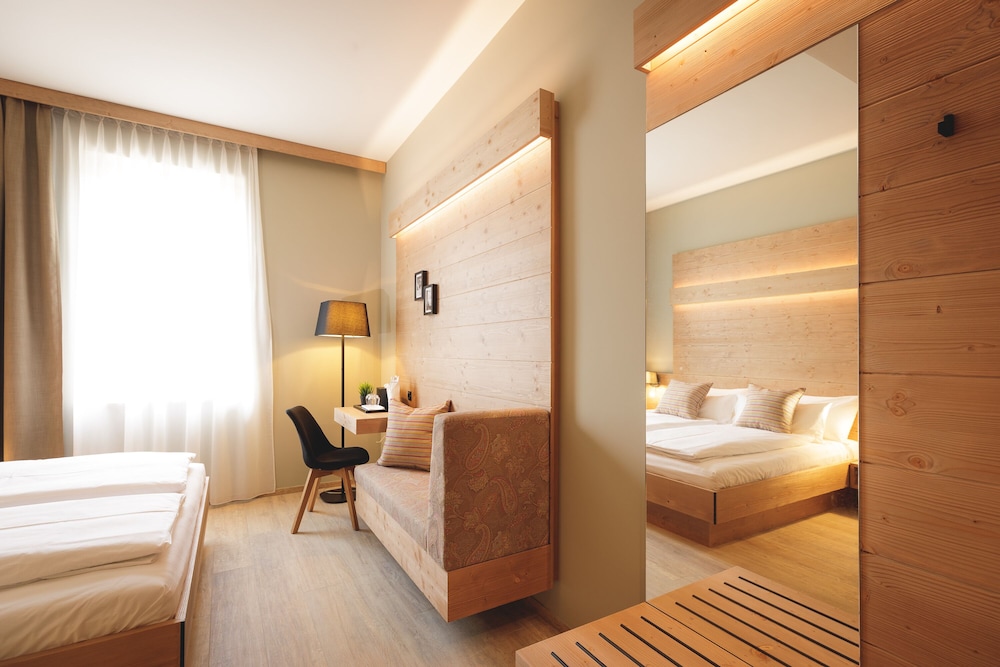 Deluxe Double Room (Town Classics) photo 1