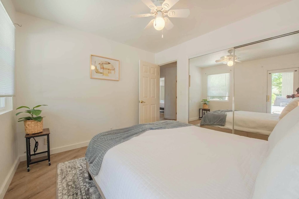House, Multiple Beds, Hot Tub, Garden View (Olive Ranch House) photo 2