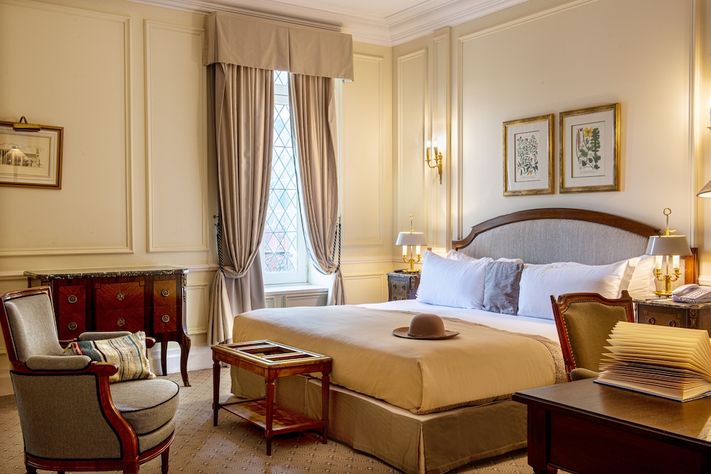 Superior Room overlooking the gardens and ramparts - a king-size bed - Photo 6