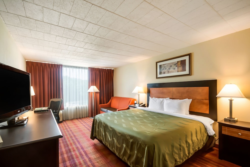 Standard Single Room, 1 King Bed with Sofa bed, Non Smoking photo 2