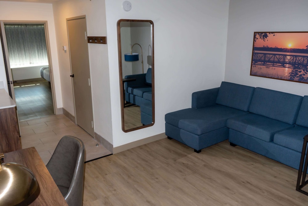 Suite, 2 Queen Beds, Non Smoking photo 3