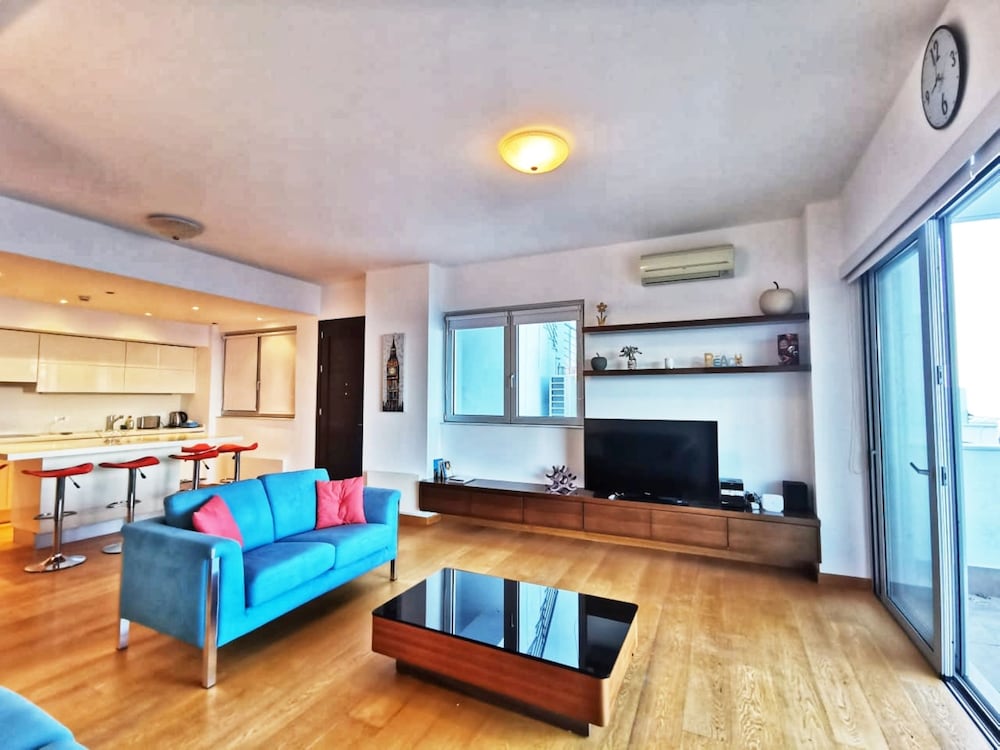 Luxury Apartment photo 3