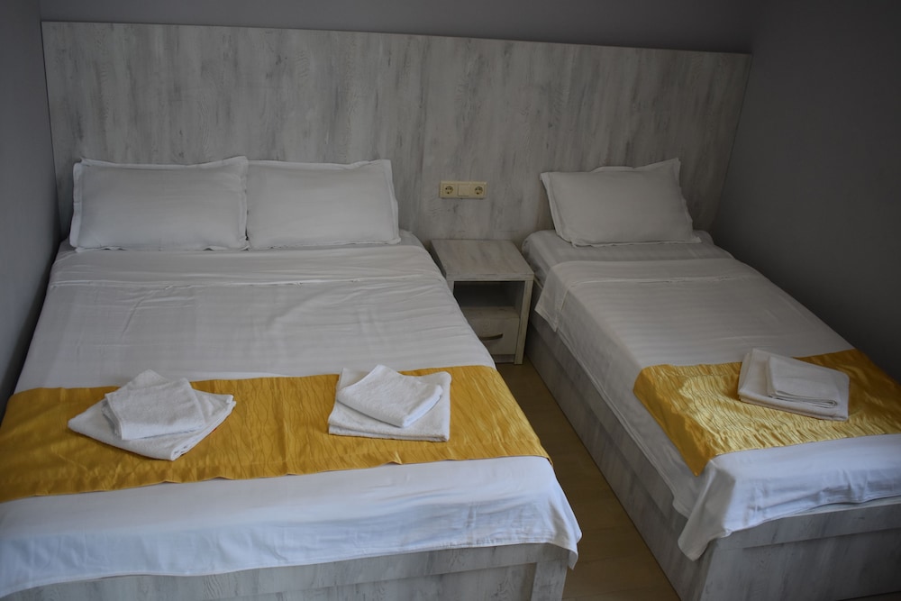 Apartment (102)