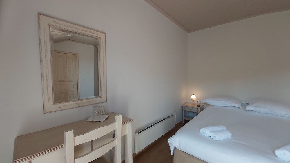 Classic Double Room, Hill View (Attic) photo 3