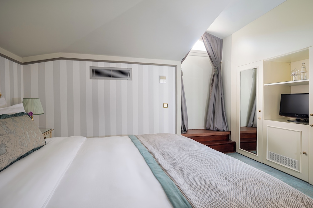 Standard Room (Attic Floor, No View) photo 1