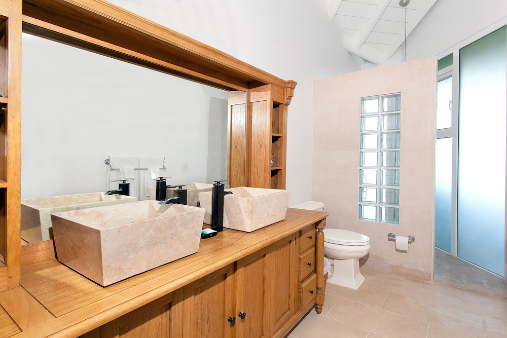 Premium Studio, 1 King Bed, Ocean View photo 2