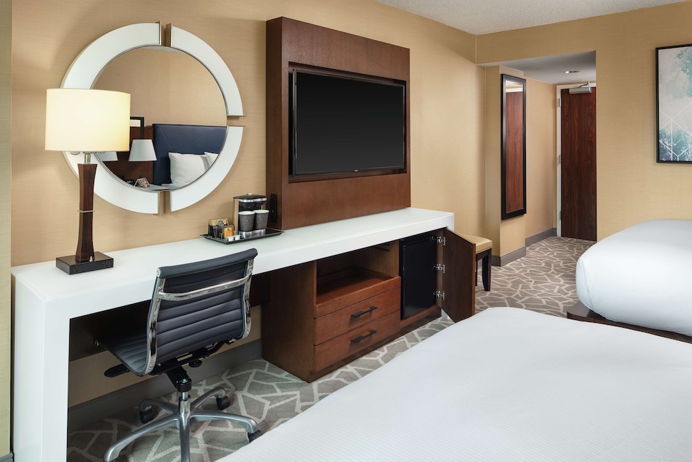 Room, 2 Queen Beds, Refrigerator - Photo 3