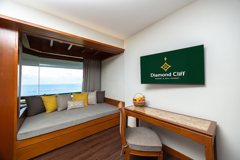 Grand Suite, 2 Twin Beds, Jetted Tub (Grand Jacuzzi Suite) - Photo 5