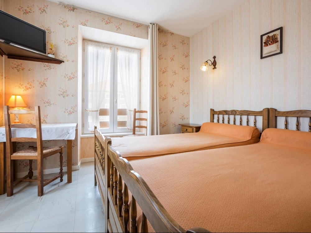 Standard Room, 2 Twin Beds photo 2