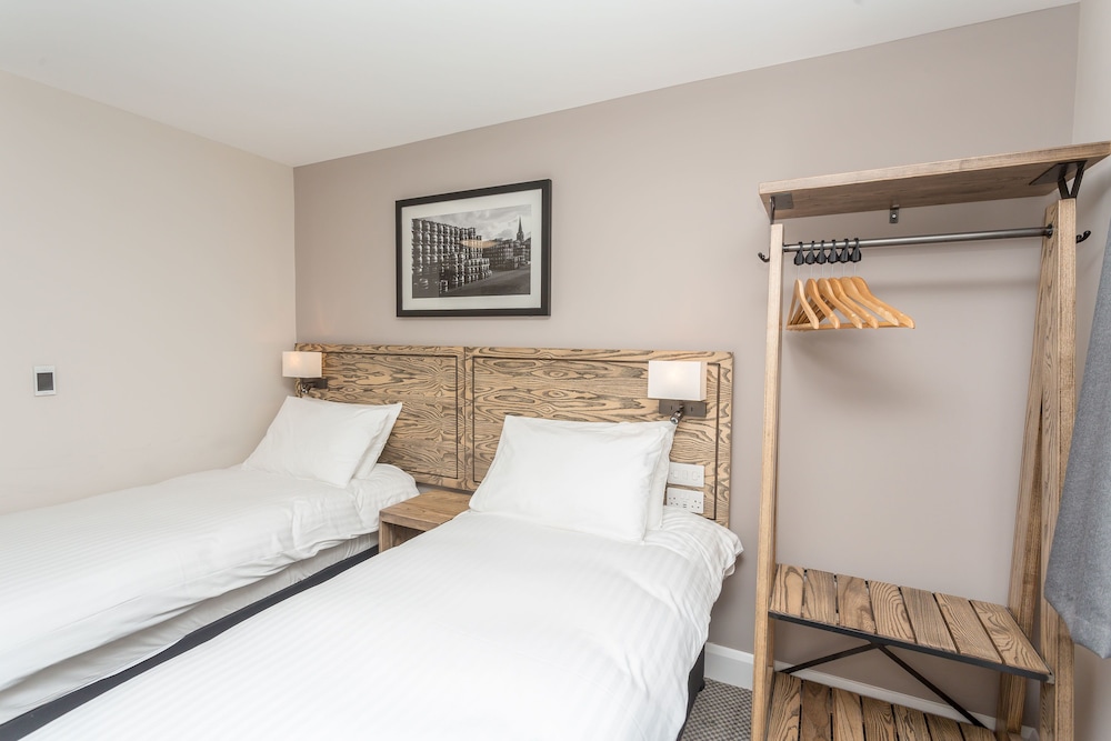 Double or Twin Room - Photo 2