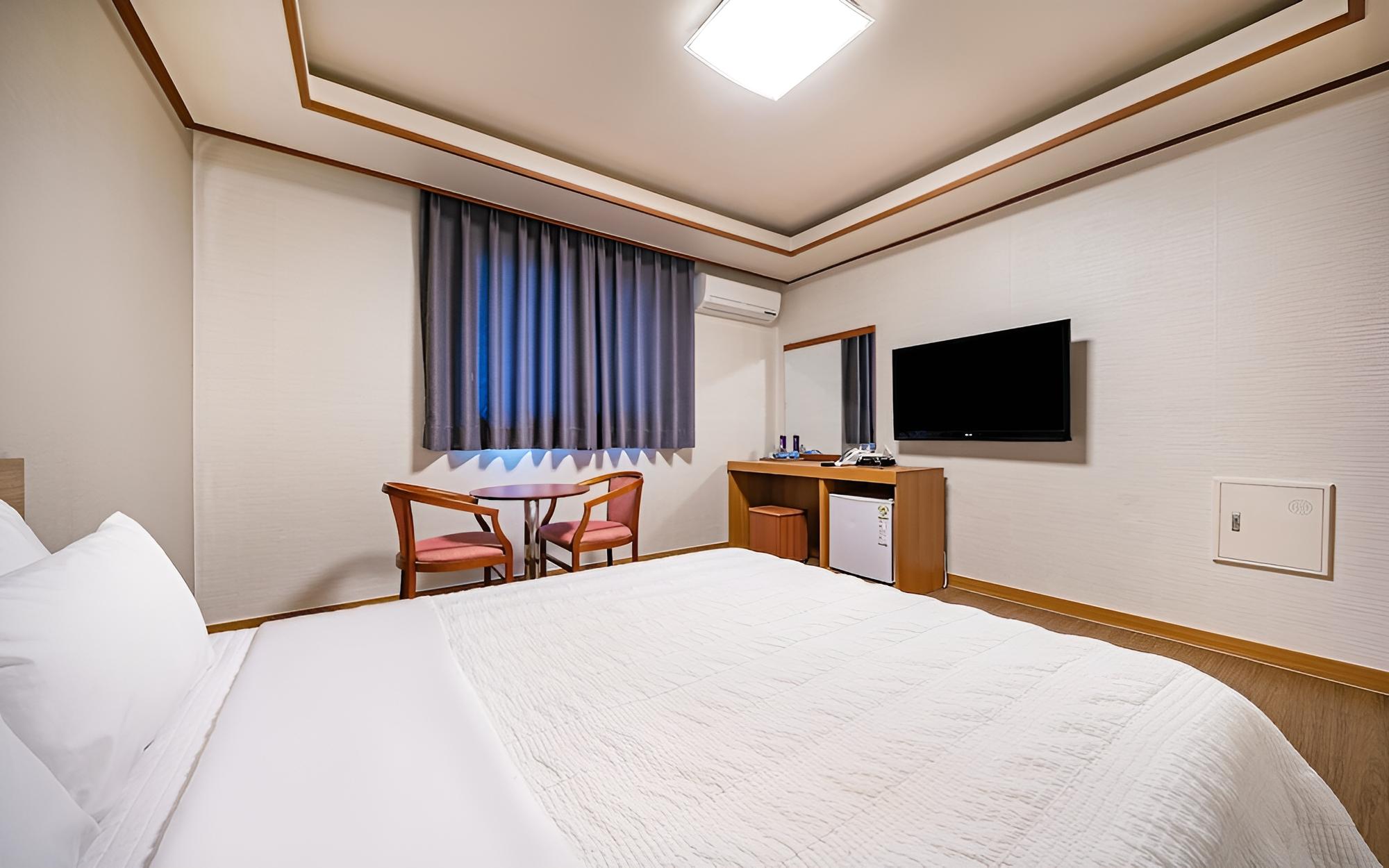Room (Standard room double bed) - Photo 3