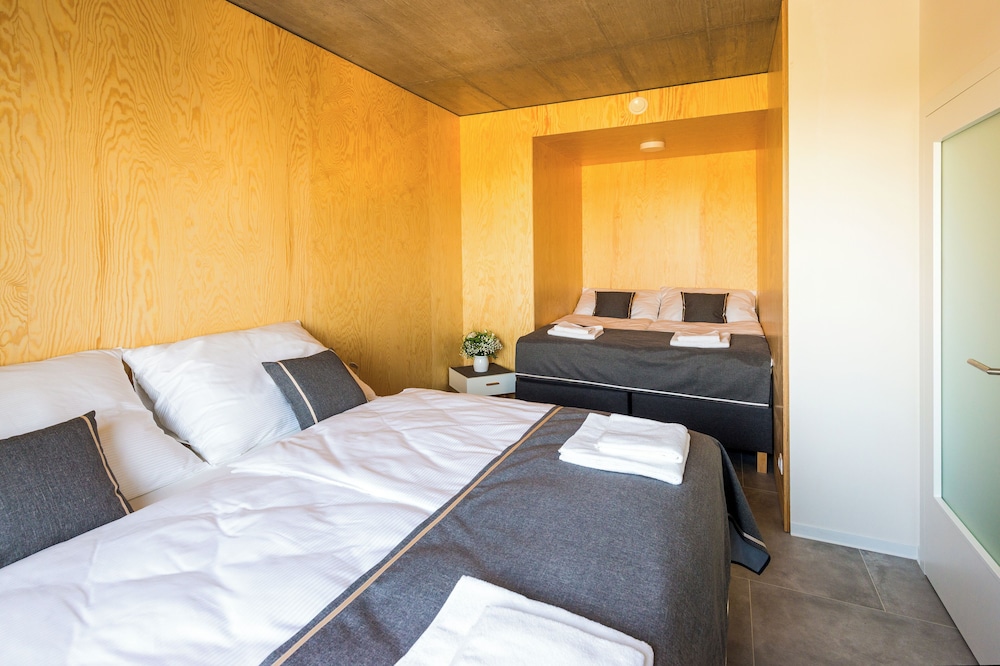 Grand Apartment, Bathtub