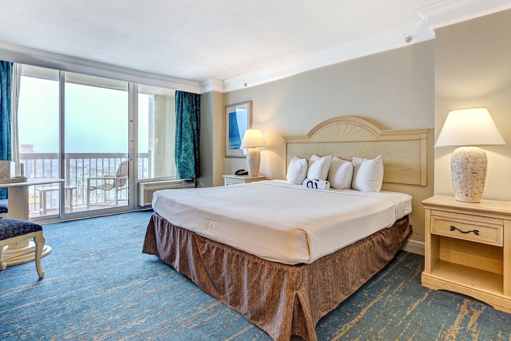 Studio, 1 King Bed, Hot Tub, Ocean View (Daytona Beach Resort 1005)