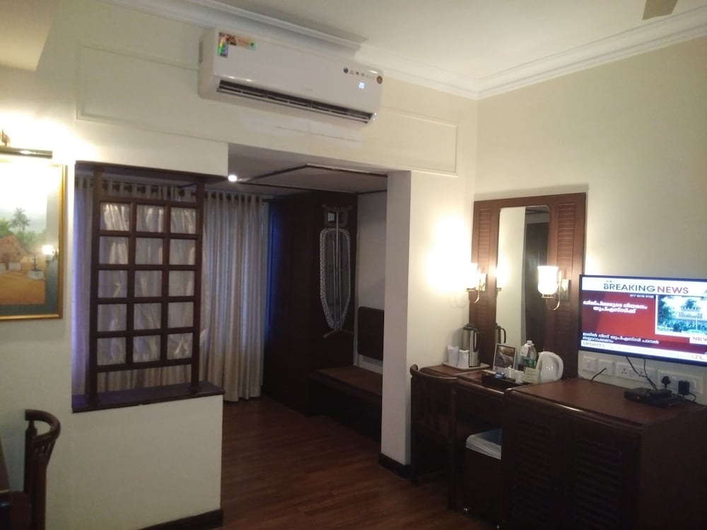 Executive Room - Photo 15