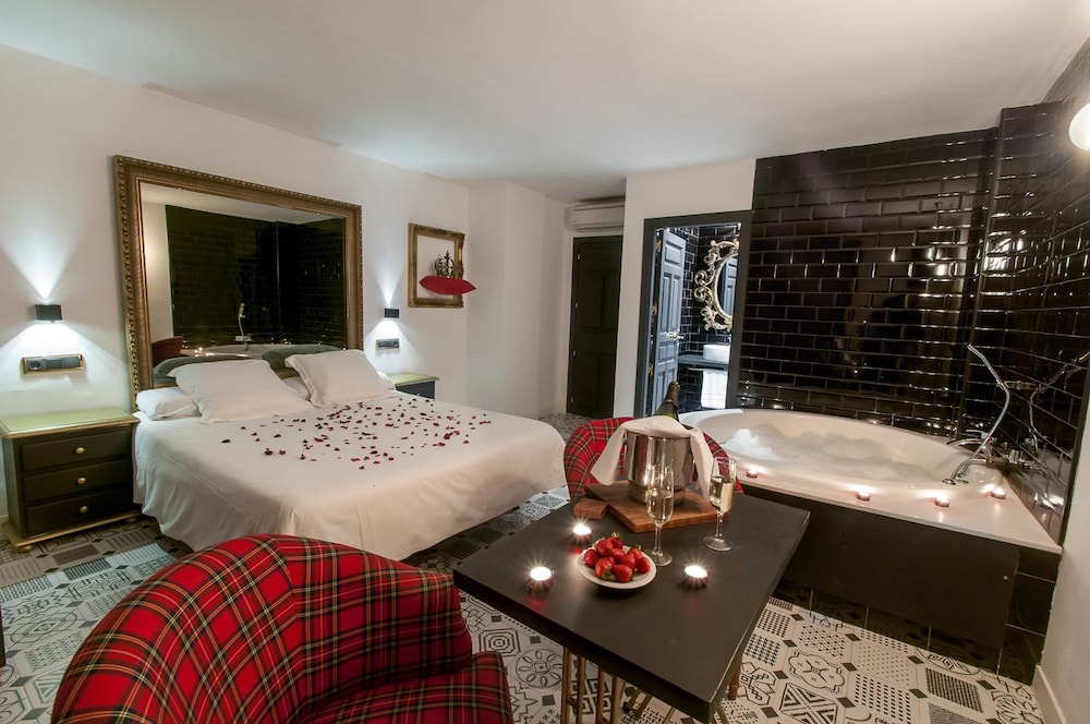 Suite, Jacuzzi, Vista al Jardín (El bosque)