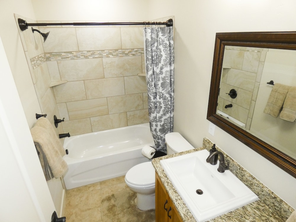 Premier Townhome photo 3