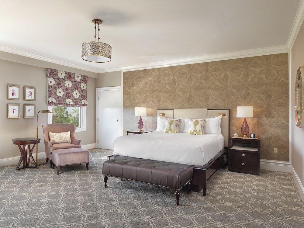 Signature Room, 1 King Bed, Bay View - Photo 4