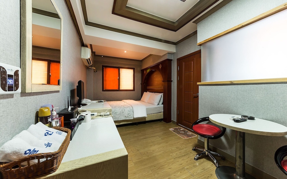 Room (VIP)