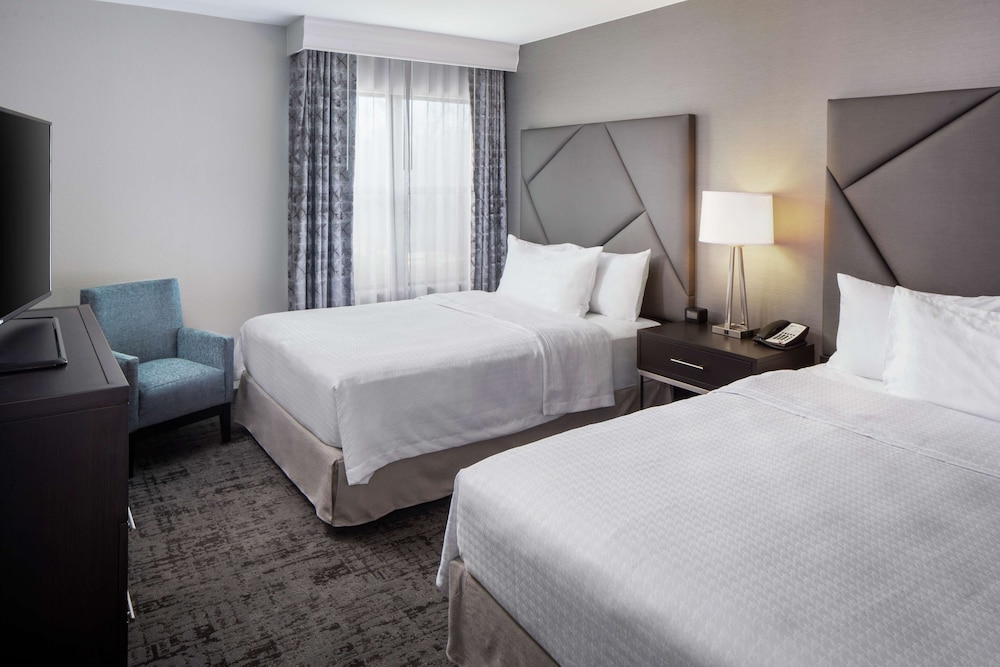 Suite, Accessible, Non Smoking (Roll-in shower)