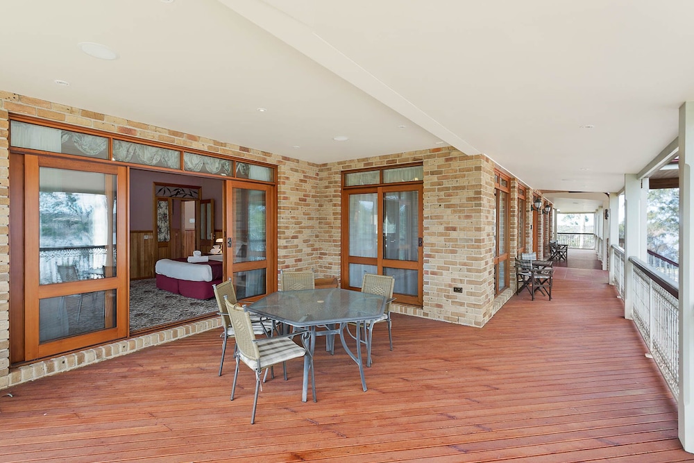 Deluxe Suite, Balcony, Lake View photo 3