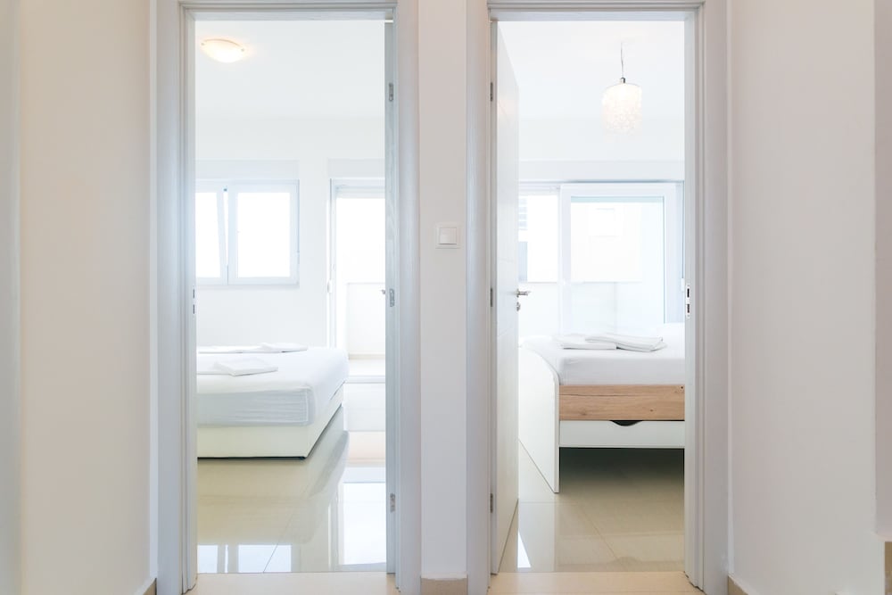 House (13)