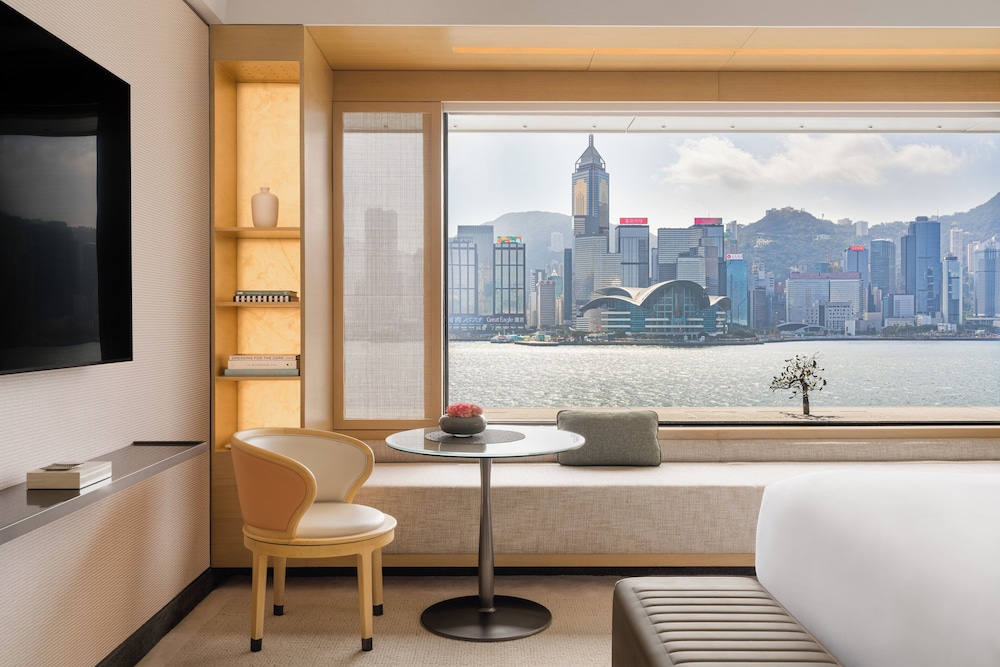 Classic Room, 1 King Bed, Harbor View (Daybed, Moongate) thumbnail 5