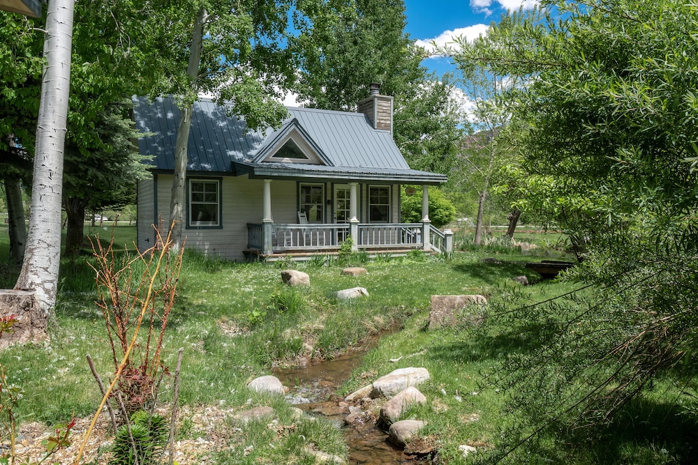 Cottage, Ensuite, Mountain View (Fireside)