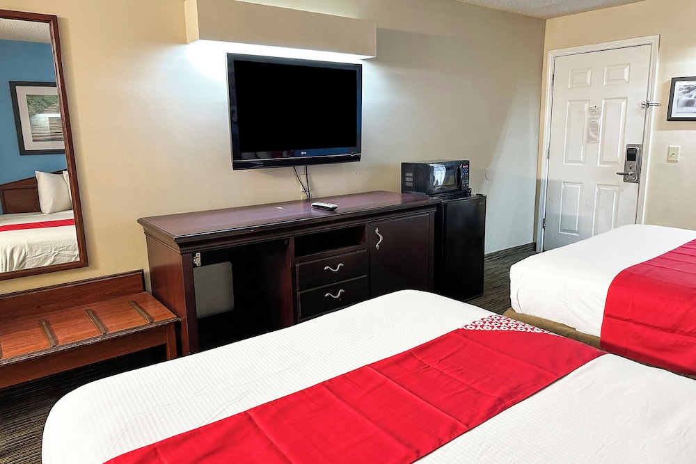 Room (2 Queen Beds Non-Smoking) - Photo 6