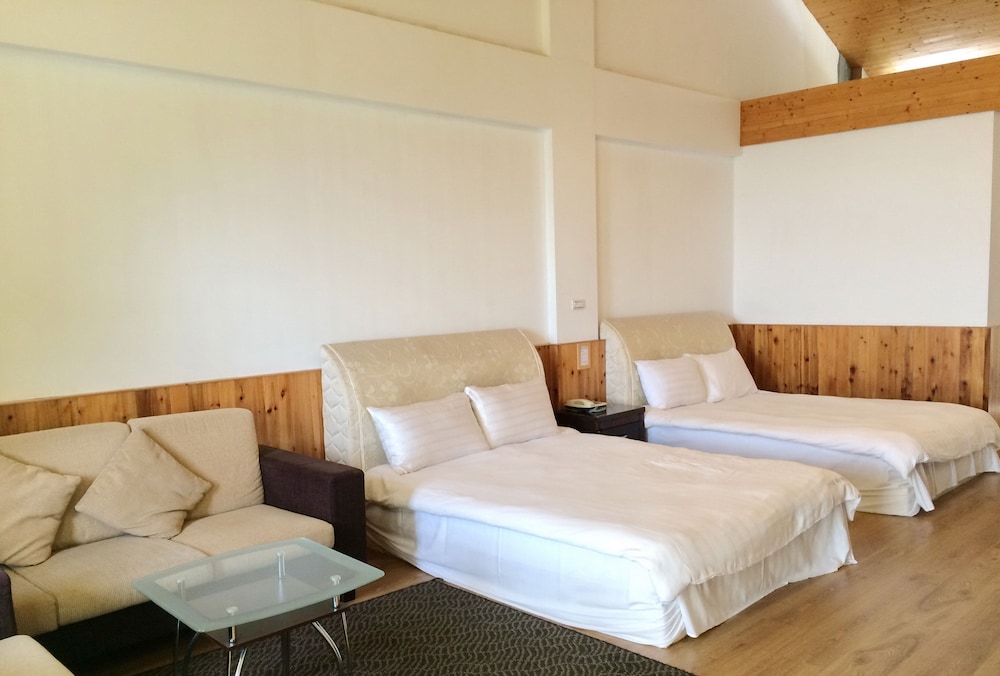 Deluxe Quadruple Room, Valley View photo 2