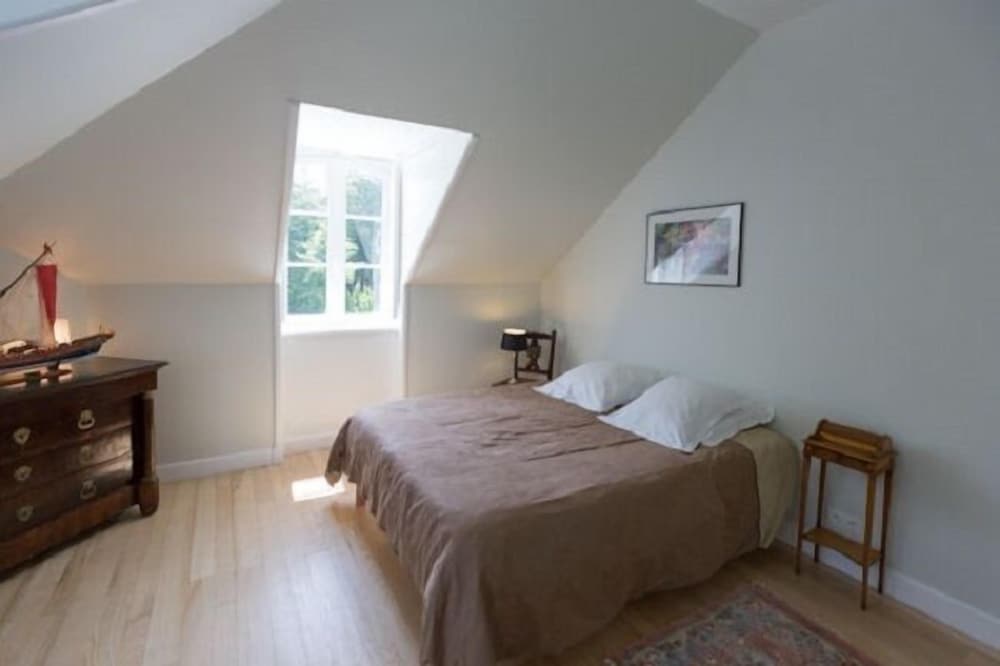 Room (4) photo 1