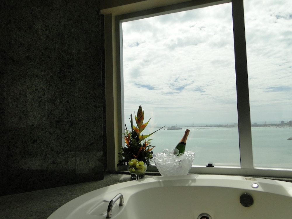 Suite with King-size Bed and Jacuzzi photo 1