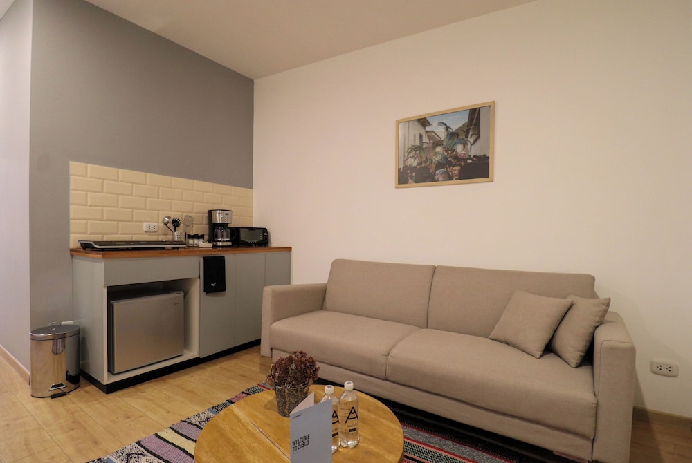 Apartment (305)