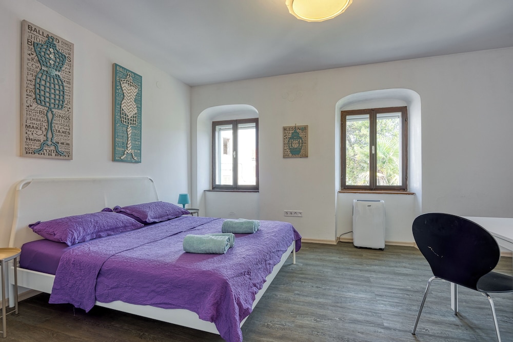 Family Studio (Starfish Studio Apartment)