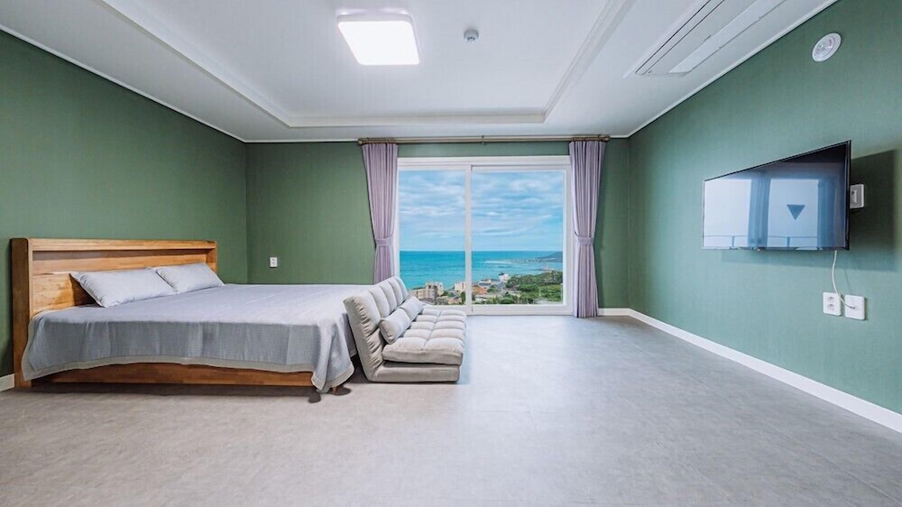 Room (1dong 202) - Photo 1