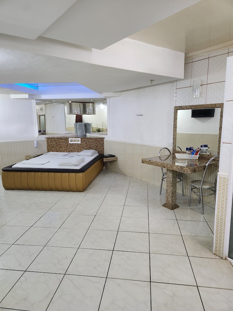 Suite (Master) photo 2