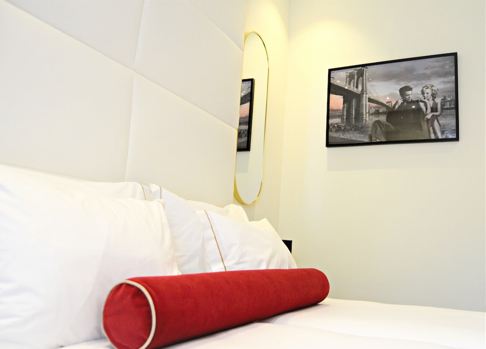 Basic Twin Room - Photo 6