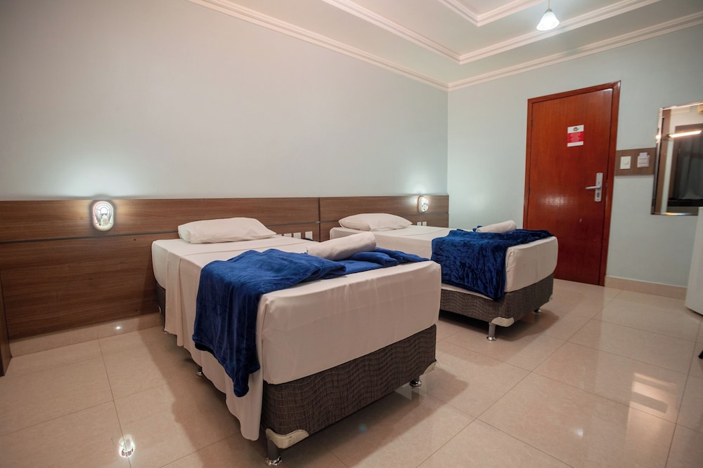 Standard Twin Room - Photo 18